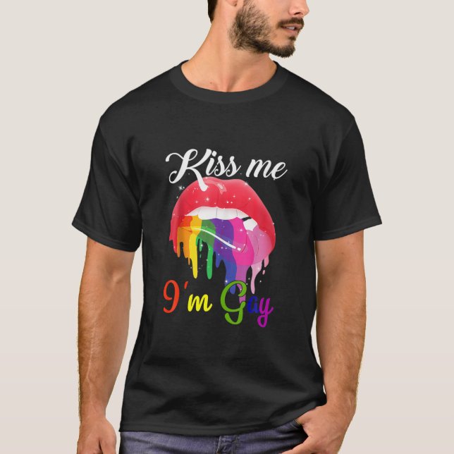 Camiseta Beije-me Sou Gay LGBT Orgulho Lábios Arco-Íris (Frente)