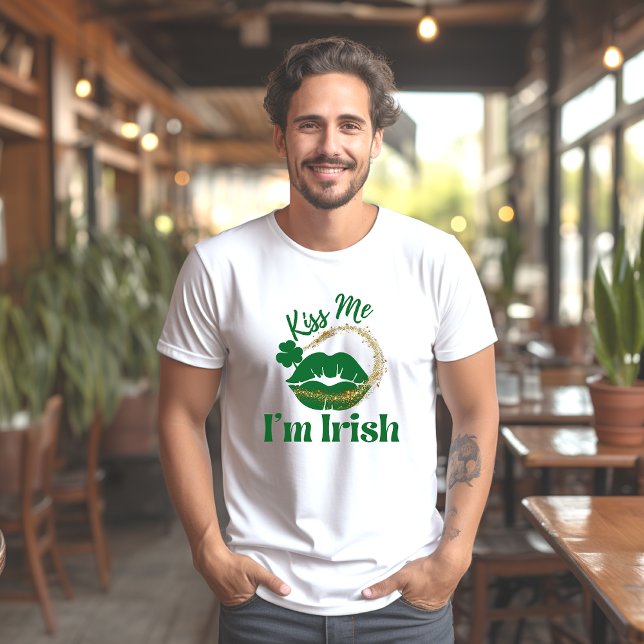Camiseta Beije-me, sou Lábios irlandês e homem de Shamrock (Criador carregado)