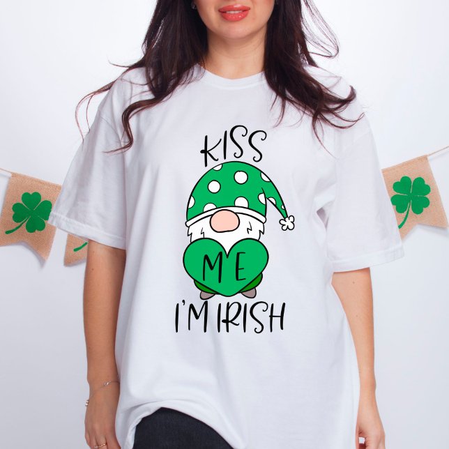Camiseta Beije-me Sou o Coração Verde Gnomo Irlandês (Criador carregado)
