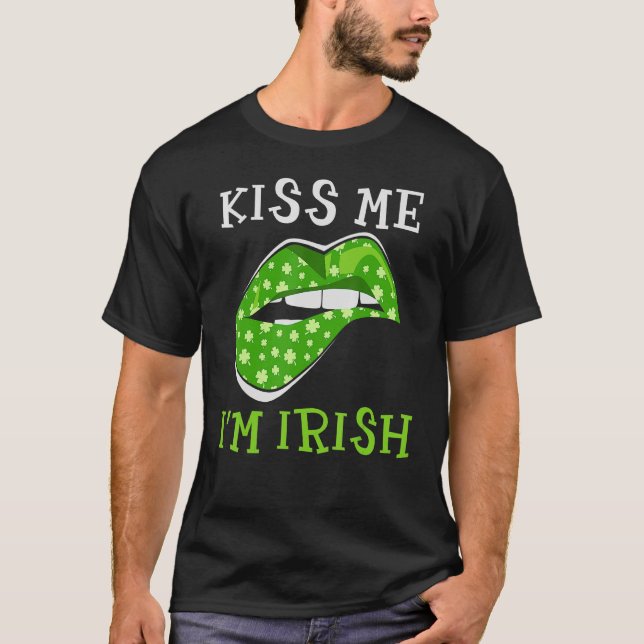 Camiseta Beije-me Sou o Dia de São Patrício irlandês de Láb (Frente)