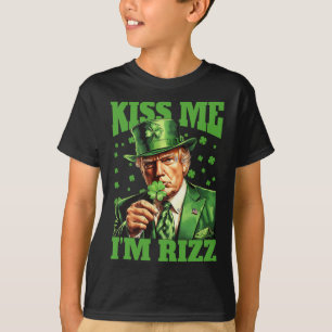 Camiseta Beije-me Sou Rizz Trump Dia de São Patrício Irland