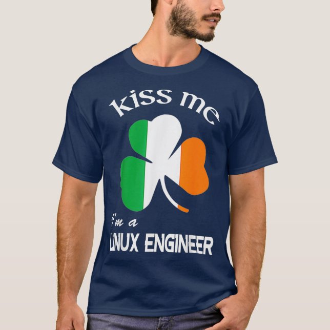 Camiseta Beije-me Sou um Engenheiro Linu Shamrock St Patric (Frente)