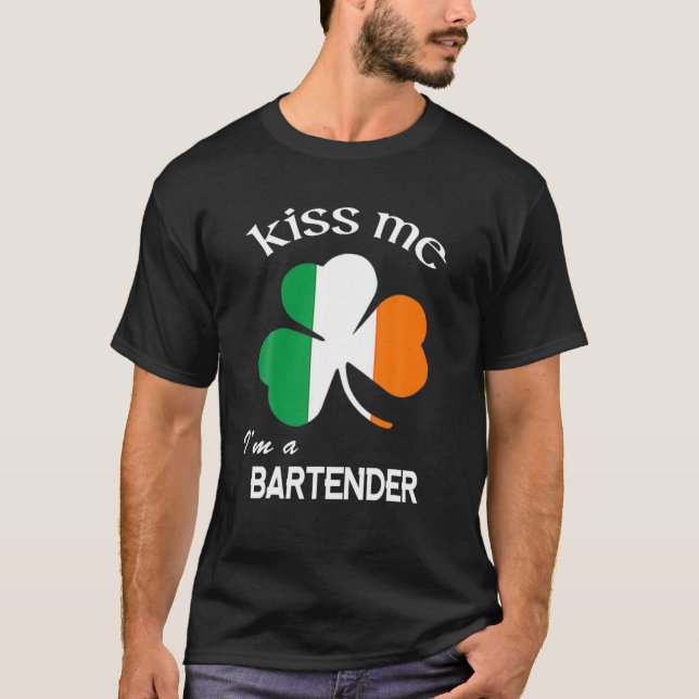 Camiseta Beije-me, sou uma Rua de Shamrock do Barman. (Frente)
