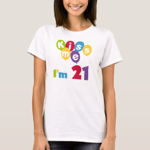 Camiseta Beije-me, tenho 21 t-shirts e presentes