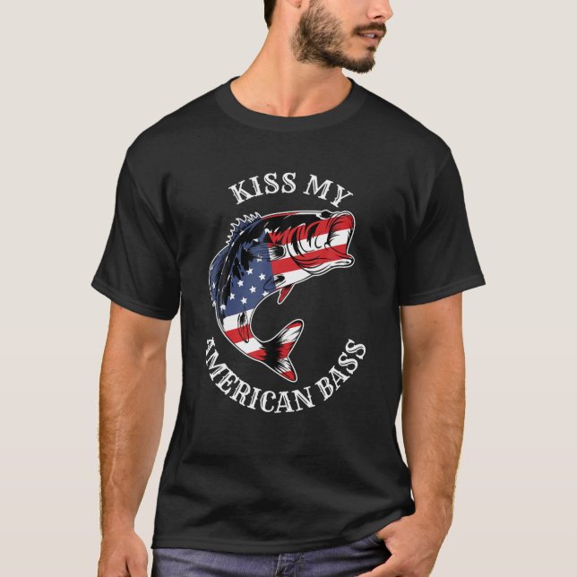 Camiseta Beije Meu Bass Americano - Pescada Engraçada Pá De (Frente)
