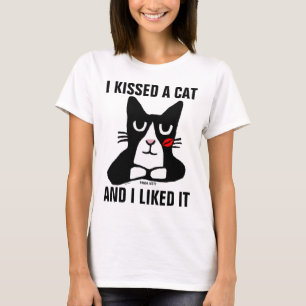 Camiseta BEIJEI UM GATO E GOSTEI DELE, T-Shirts Engraçadas
