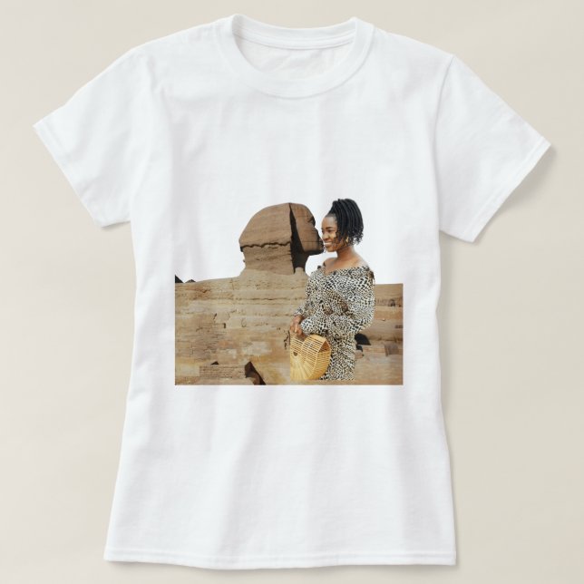Camiseta Beijo de Esfinge Foto Engraçada Personalize a sua  (Frente do Design)