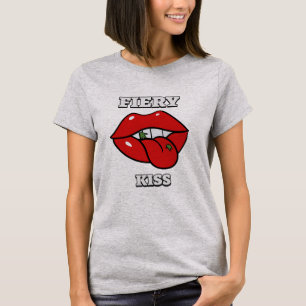 Camiseta Beijo de Fiery Clássico