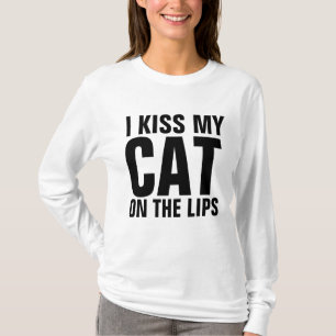 Camiseta BEIJO MEU GATO NAS T-Shirts LÁBIOS