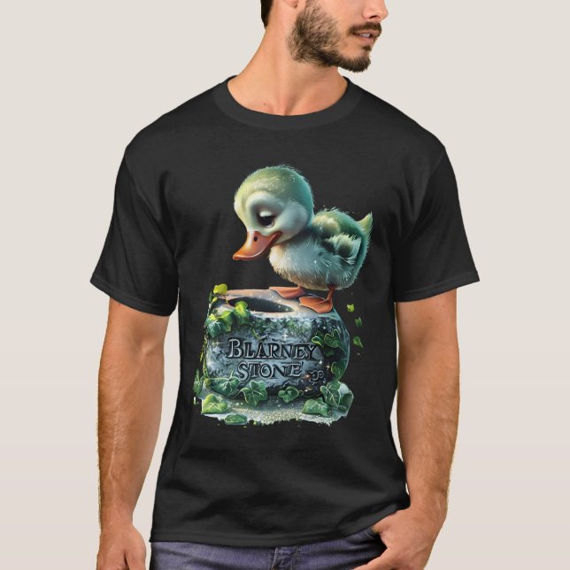 Camiseta Beijo Realista Beijando Pedra de Blarney (Frente)