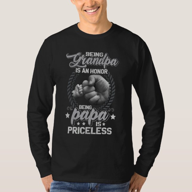 Camiseta Being Papa Is Priceless Fathers Day For Grandpa (Frente)