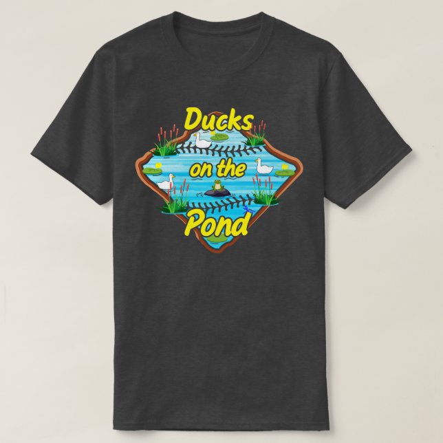 Camiseta Beisebol Engraçado Dizendo Patos na Pond Softb (Frente do Design)