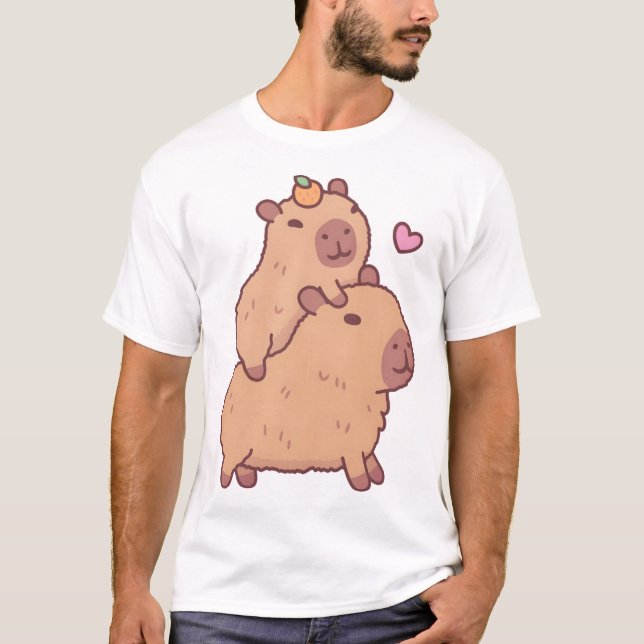 Camiseta Bela Bebê Capybara Pegando Uma Corrida (Frente)