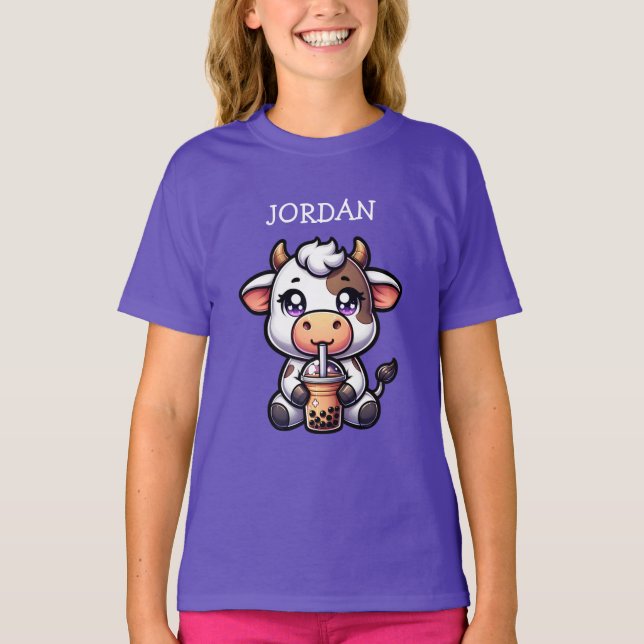 Camiseta Bela Bebendo de Vaca Boba Kawaii (Frente)