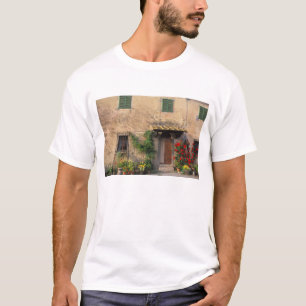 Camiseta Bela casa antiga com flores em San Gimignano