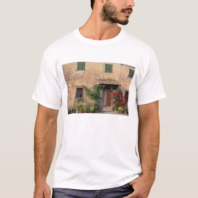 Camiseta Bela casa antiga com flores em San Gimignano (Frente)