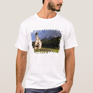 Camiseta Bela igreja isolada e solitária chamada Rainui