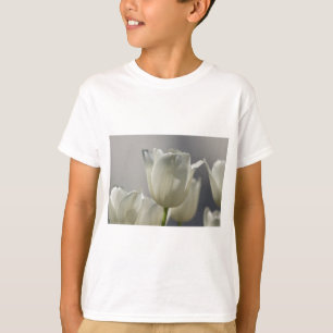 Camiseta Belas Tulipas Brancas de Primavera