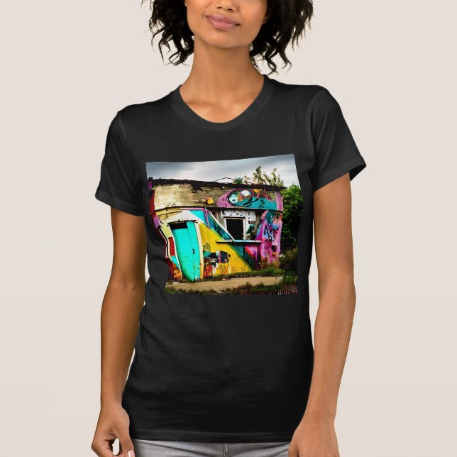 Camiseta Beleza na destruição Grafite Colorido abandonado (Frente)