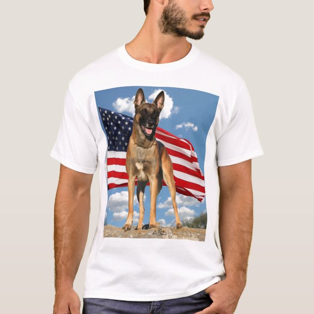 Camiseta Belga Malinois com t-shirt da bandeira (Frente)