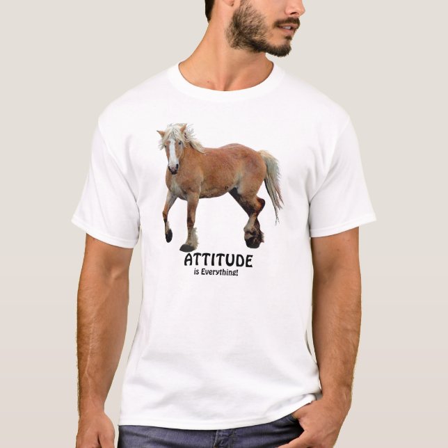 Camiseta Belga Rascunho de Equina ATITUDE T-Shirt (Frente)