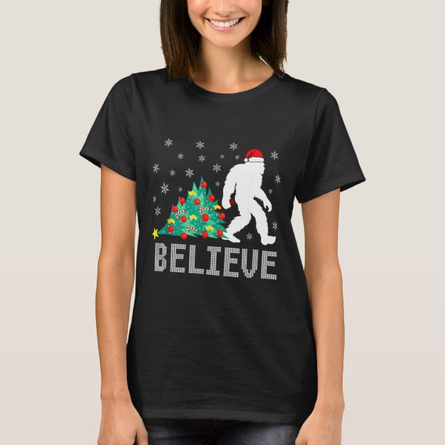 Camiseta Believe Bigfoot Sasquatch Santa Reindeer Christmas (Frente)