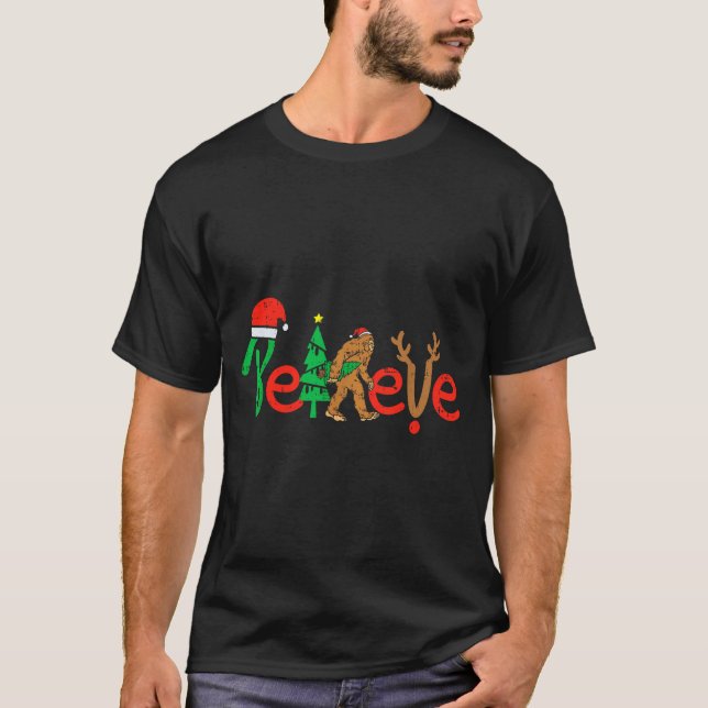 Camiseta Believe Bigfoot Sasquatch Santa Reindeer Christmas (Frente)