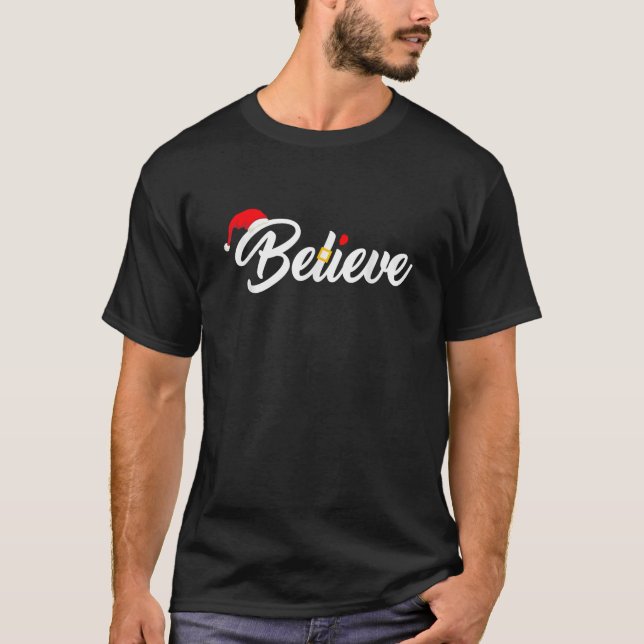 Camiseta Believe Merry Christmas Santa Hat Christian  (Frente)