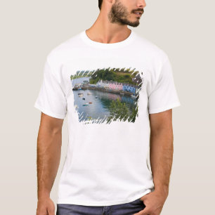 Camiseta Belo porto e veleiros com reflexos em 2