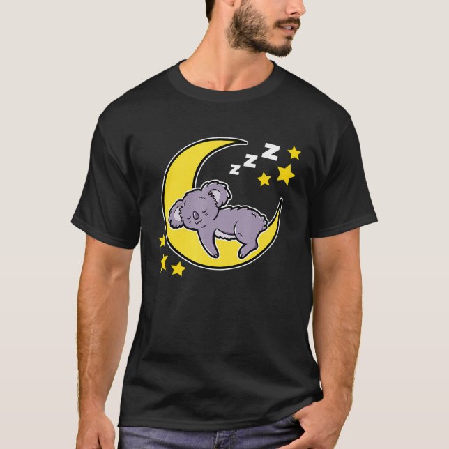Camiseta Belo Urso Koala Dormindo Em Napi De Pijama Lua (Frente)