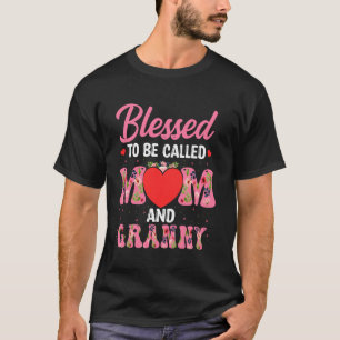 Camiseta Bendita por ser chamada de Mamãe e Vovó Floral Hea