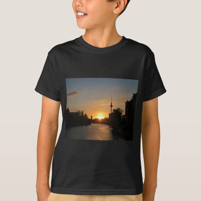 Camiseta Berlim Alemanha Skyline Night Postcard Fernsehturm (Frente)