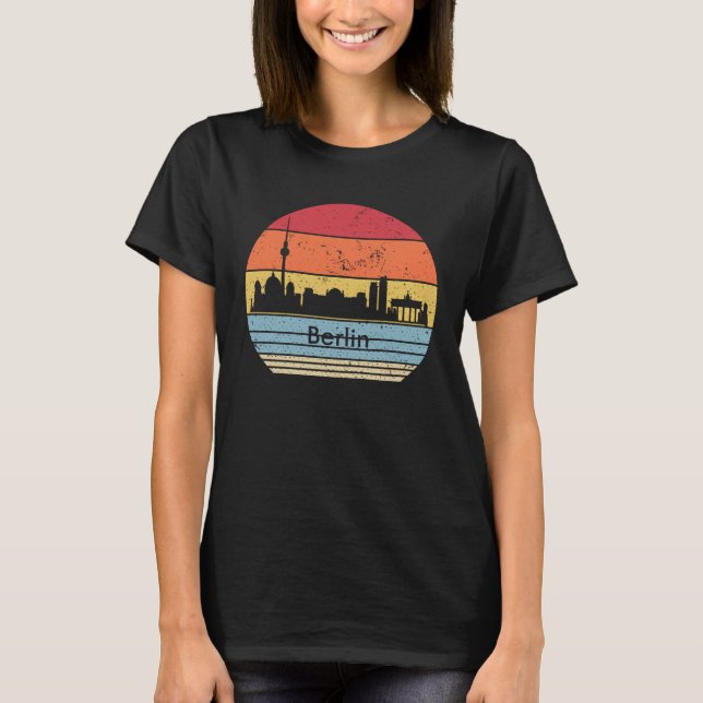 Camiseta Berlin City Retro Sunset City  for Men Women (Frente)