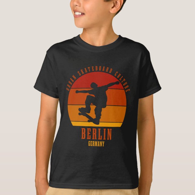 Camiseta Berlin Germany Skateboarder Urn Skateboarding 3  (Frente)