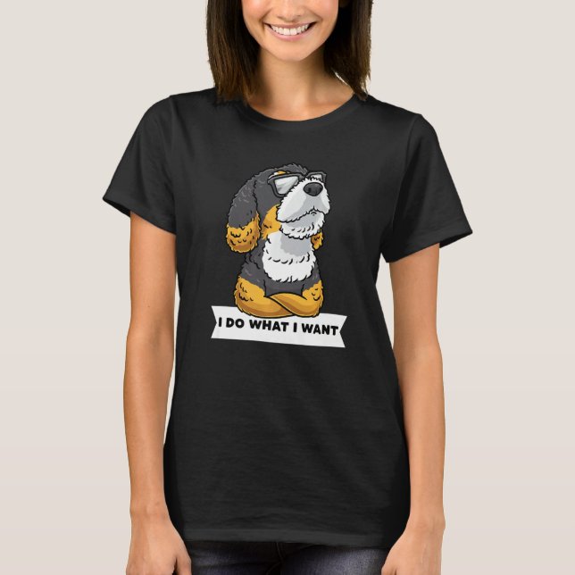 Camiseta Bernedoodle Dog With Sunglasses Stubborn (Frente)