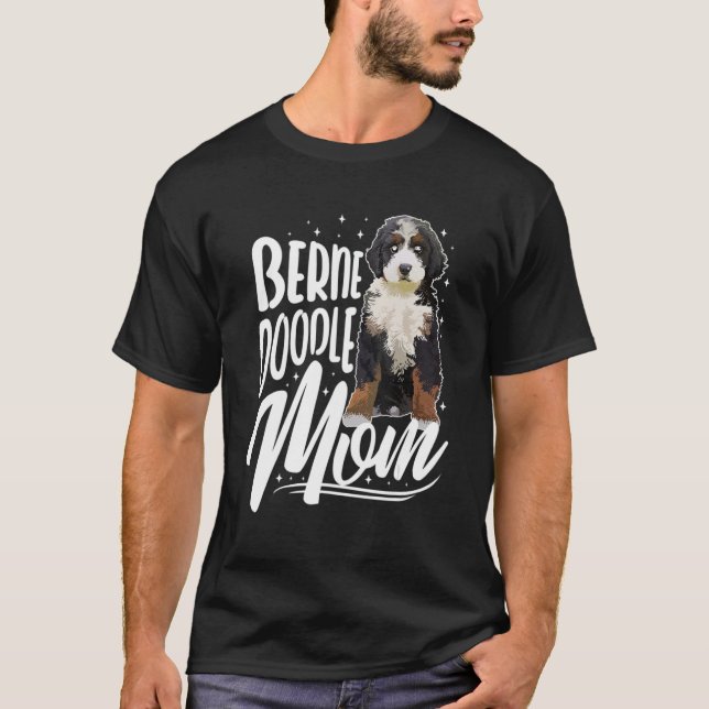 Camiseta   Bernedoodle Mom Dog   (Frente)