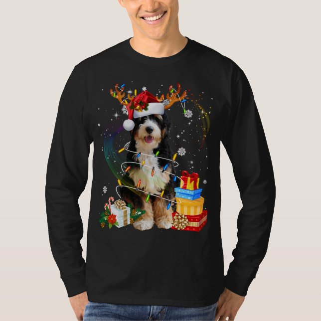Camiseta Bernedoodle Reindeer De Natal Luz Engraçada Cachor (Frente)