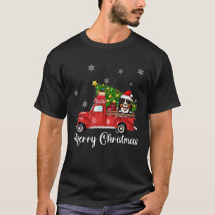 Camiseta Bernese Mountain Dog Andando no Red Truck Natal