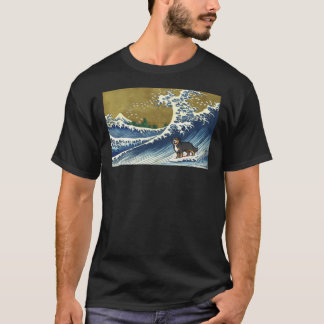 Camiseta Bernese Mountain Dog surfando em T-Shirt Clássico