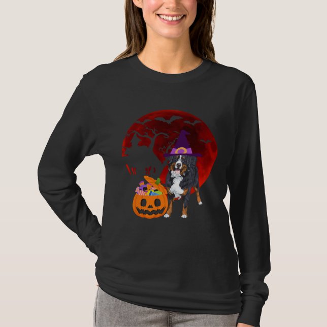 Camiseta Bernese Mountain Dog with witch hat Candy Pumpkin  (Frente)