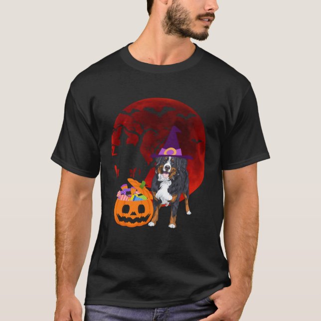 Camiseta Bernese Mountain Dog with witch hat Candy Pumpkin  (Frente)