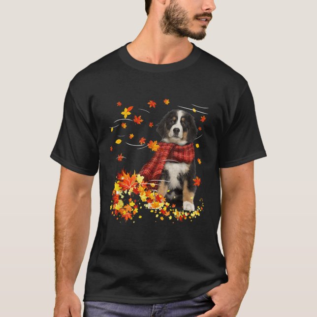 Camiseta Bernese Mountain Fall Red Scarf Autumn Leaf Gift D (Frente)