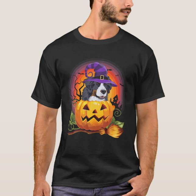 Camiseta Bernese Mountain Witch Pumpkin Cão de Halloween (Frente)