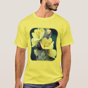 Camiseta Besouro Na Natureza Da Flor Mullein