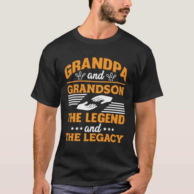 Camiseta Best family Grandpa And Grandson The Legend And Th (Frente)