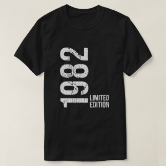 Camiseta Best of 1982 Celebrating 44 Years of Character