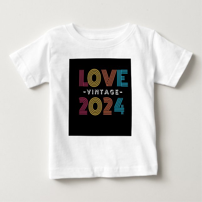 Camiseta Best-Selling Love 2024 – Design Bold Hear (Frente)
