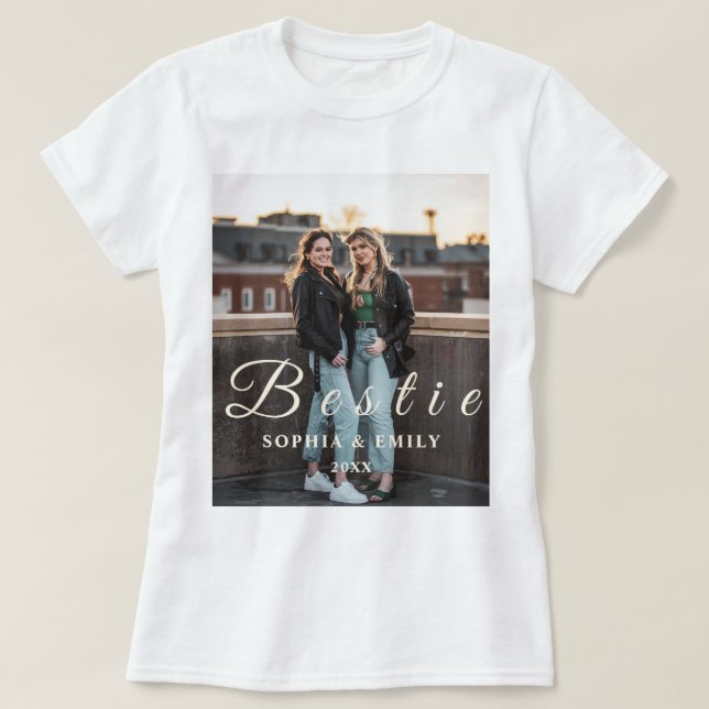 Camiseta Bestie Collage T-Shirt – Names & Year Custom Tee (Frente do Design)