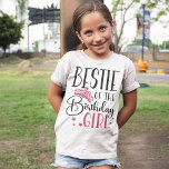 Camiseta Bestie da Coincidência Personalizada do Esquadrão<br><div class="desc">Procurando uma maneira única de mostrar seu apoio para sua amiga no aniversário dela? Vejam as nossas camisas personalizadas! Cada camisa é feita apenas para a aniversariante e seus familiares mais próximos, então todos saberão que são parte do esquadrão. Além disso, quem resiste a uma camiseta fofa projetada apenas para...</div>