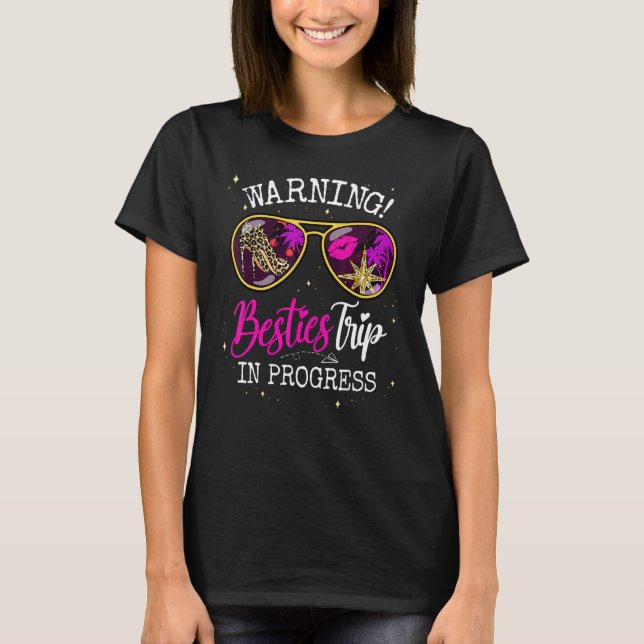 Camiseta Besties Fim De Semana, Aviso De Férias Viagem Rapa (Frente)